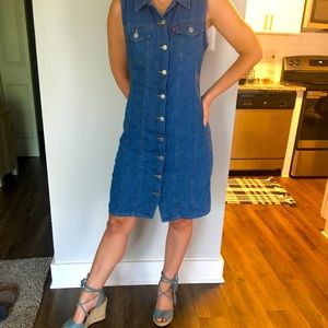 COPY - Levi’s Denim Dress, size small!